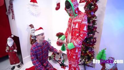 Dakota Lovell - Bro put his cock in a gift box for me on christmas eve - boyfriendtv.com